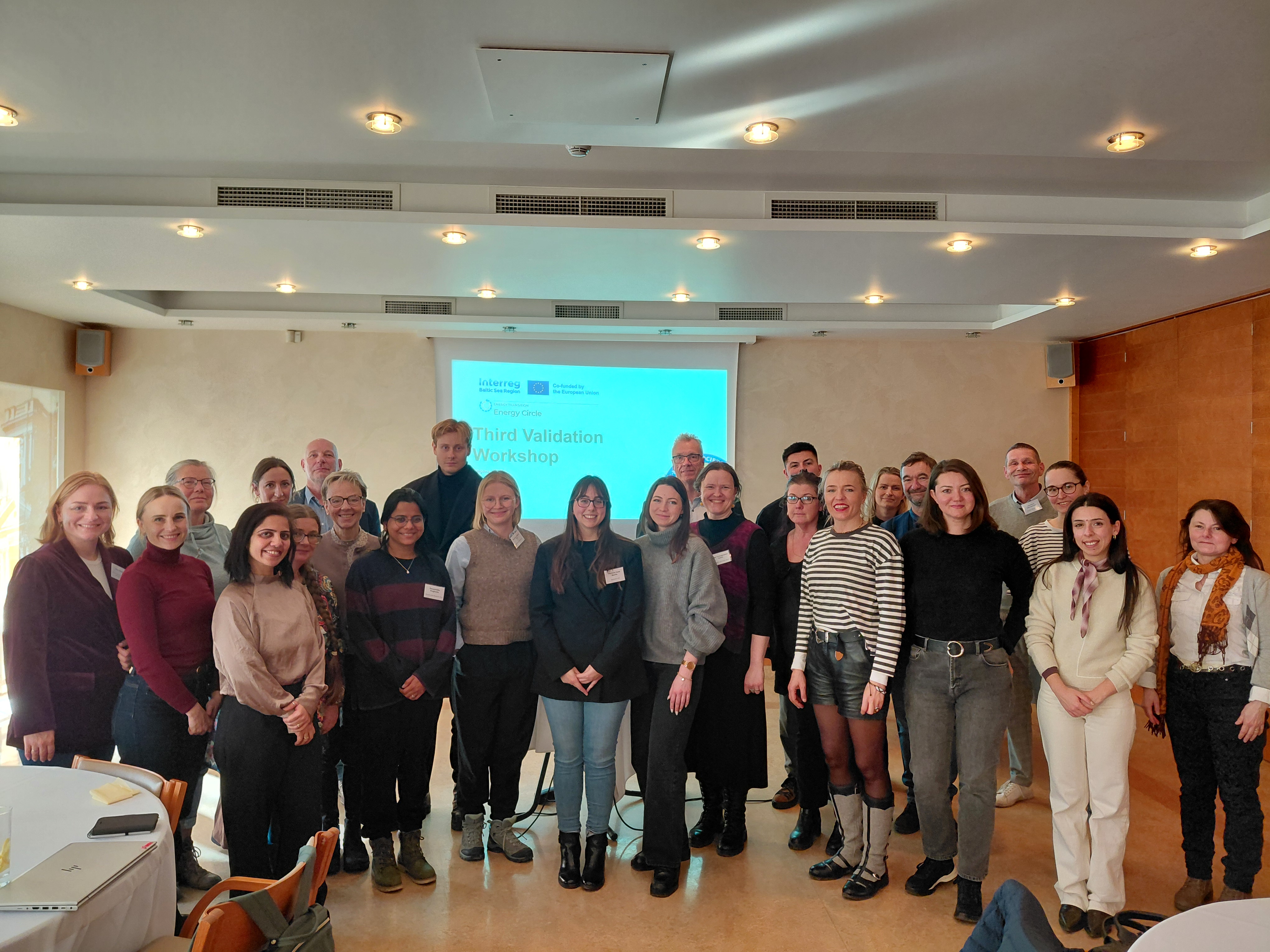 Zdjęcie grupowe z spotkania